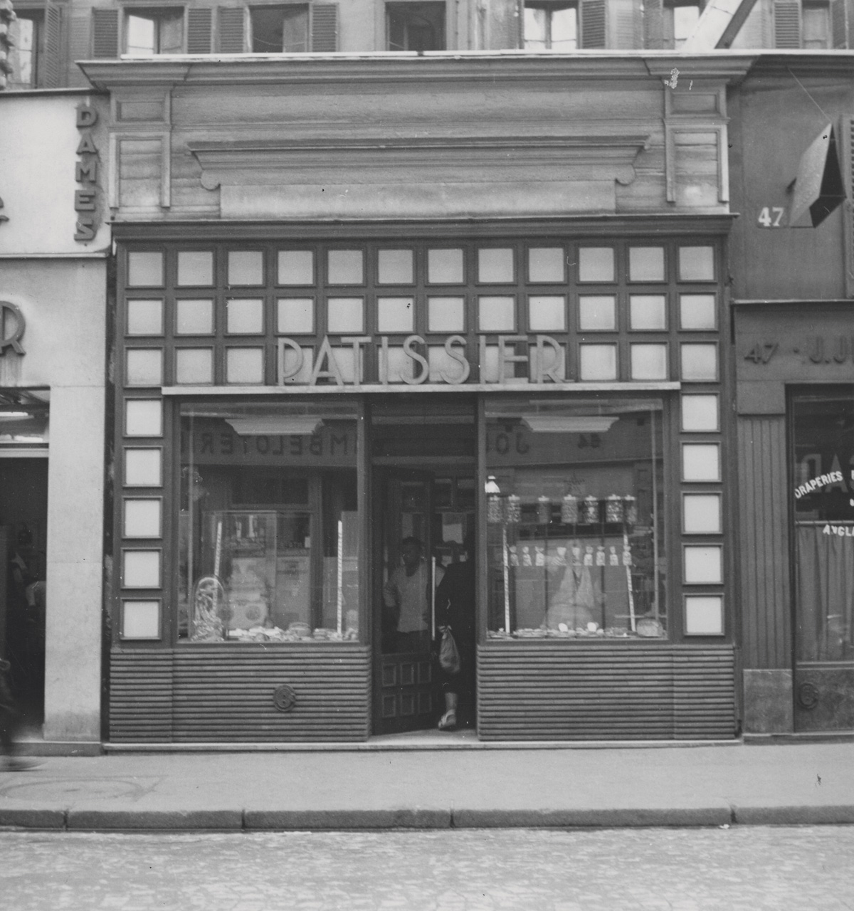 boutique-tholoniat-paris-patisserie-village-saint-martin